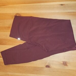 Lululemon Aligns HR 28" Size 4